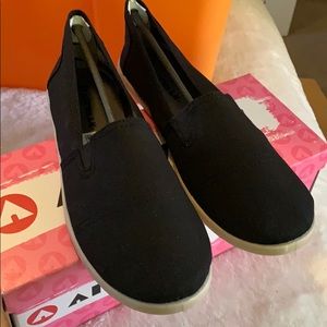 Black canvas flats